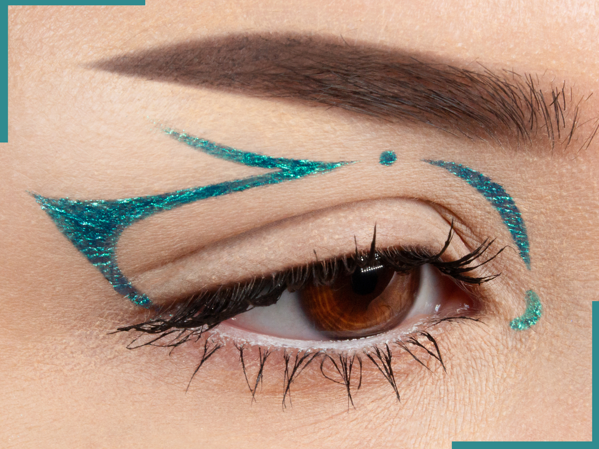 MATTE BLUE Cake Eyeliner with Applicator Brush- Water Activated Eyelin -  Addictive Cosmetics