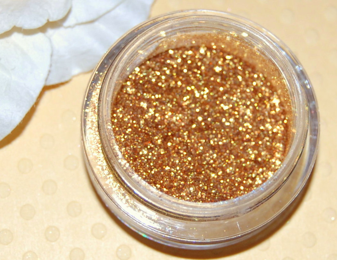 GOLD Professional Grade Cosmetic Glitter. Use for Eyeshadow